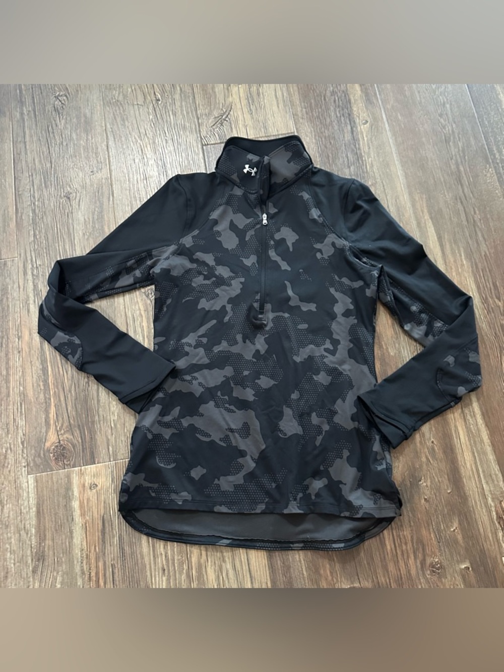 Under Armour long sleeve shirt black camo 1/4 zip coldgear women’s M